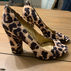 Naturalizer block heel Animal print pump square heel peep toe size 7